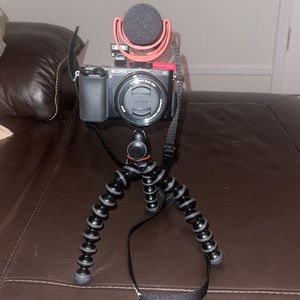 Sony ox 6100 with rode microphone and Joby stand